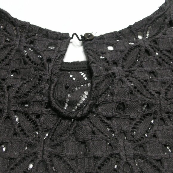 Iris Singer Black lace/Crochet 3/4 sleeve bell sleeve top Size 2 - Picture 6 of 8